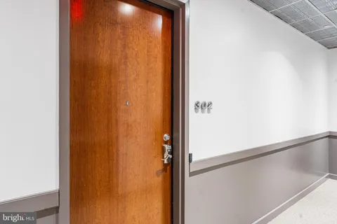 $599,000 | 105 South 12th Street, Unit 302, Philadelphia, PA 19107