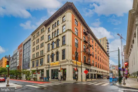 $599,000 | 105 South 12th Street, Unit 302, Philadelphia, PA 19107