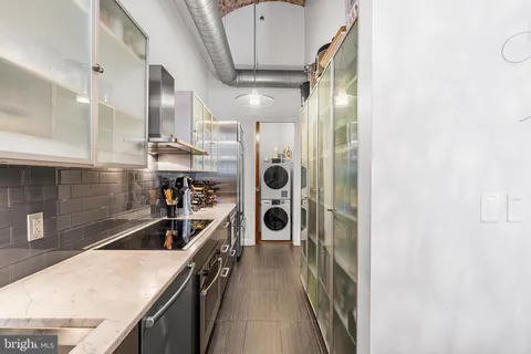 $599,000 | 105 South 12th Street, Unit 302, Philadelphia, PA 19107