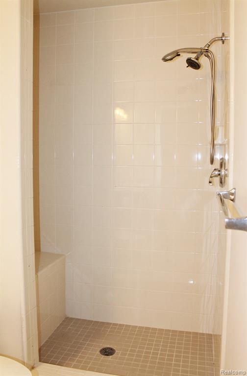45411 North Stonewood Road Canton, MI 48187 - Photo 28 of 44