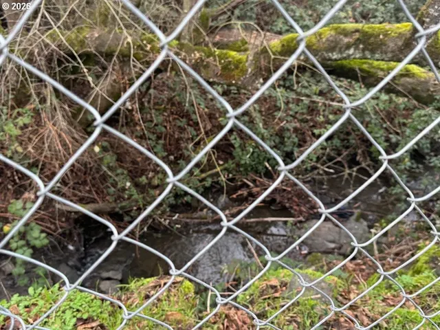 $5,000 | 5000 Northeast Stephens Street, Unit 2, Roseburg, OR 97470