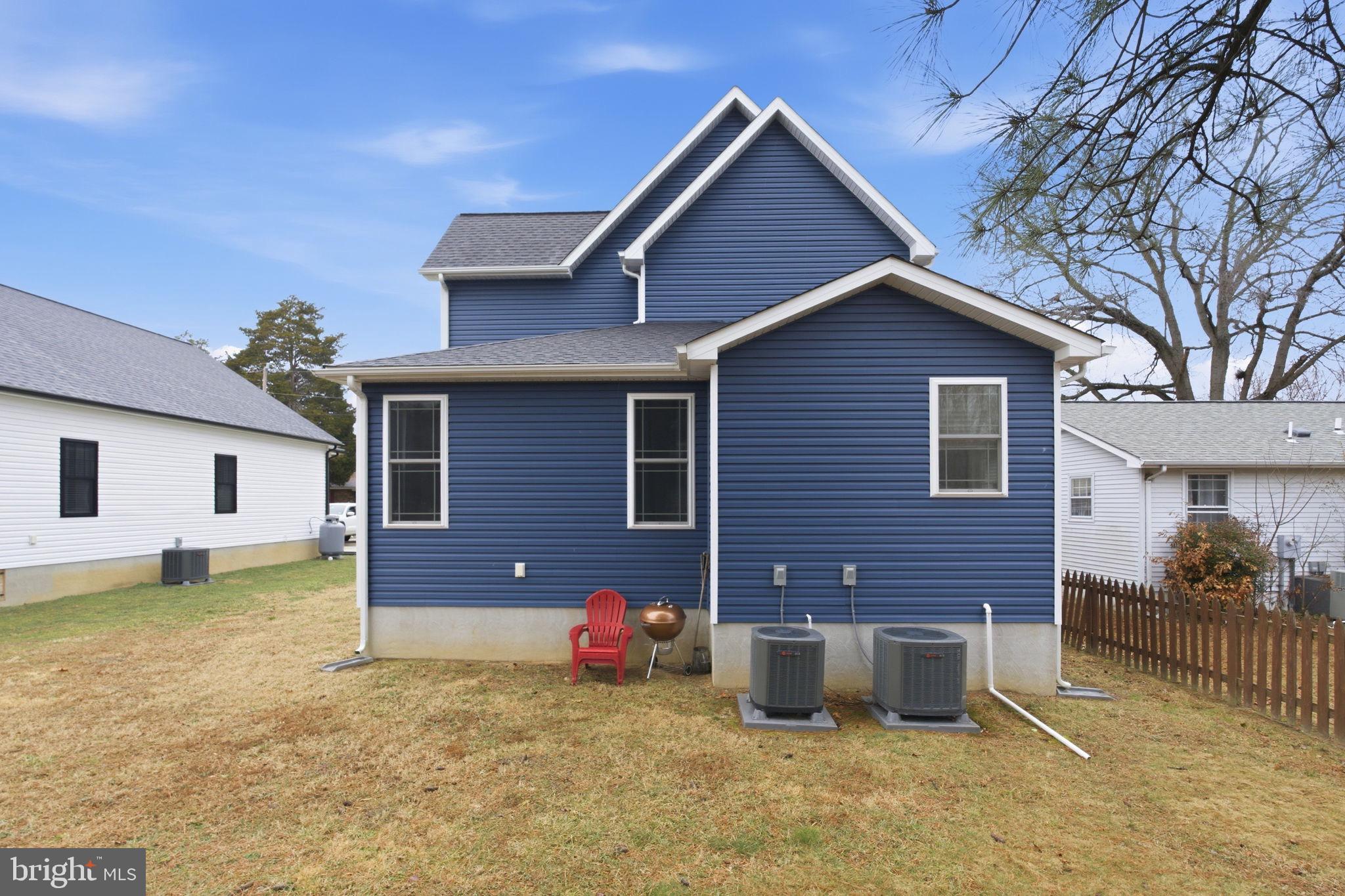 126 4th Street Colonial Beach, VA 22443 - Photo 5 of 43
