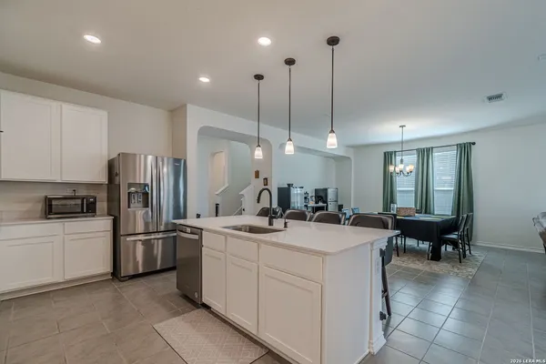 $460,000 | 318 Deer Crest Drive, New Braunfels, TX 78130