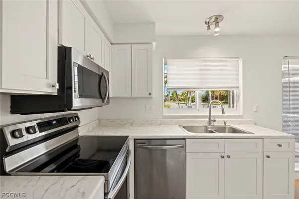 $2,099 | 5738 Southwest 1st Court, Cape Coral, FL 33914