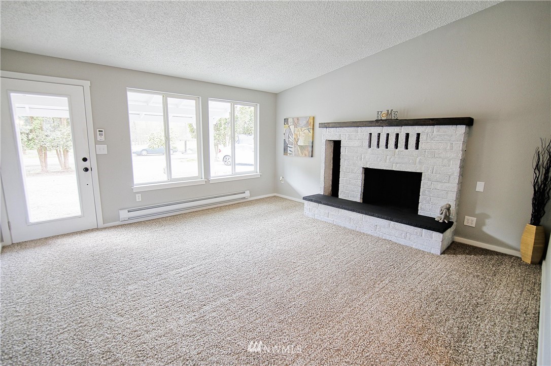8619 Riverside Road East Sumner, WA 98390 - Photo 4 of 14
