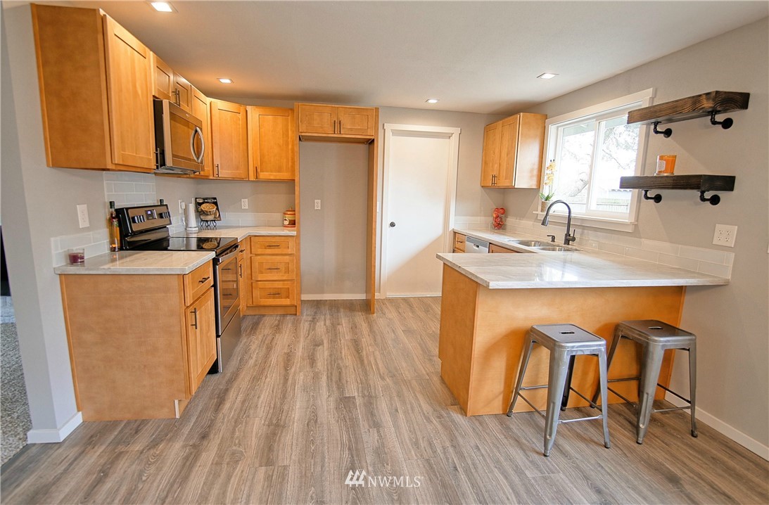 8619 Riverside Road East Sumner, WA 98390 - Photo 5 of 14
