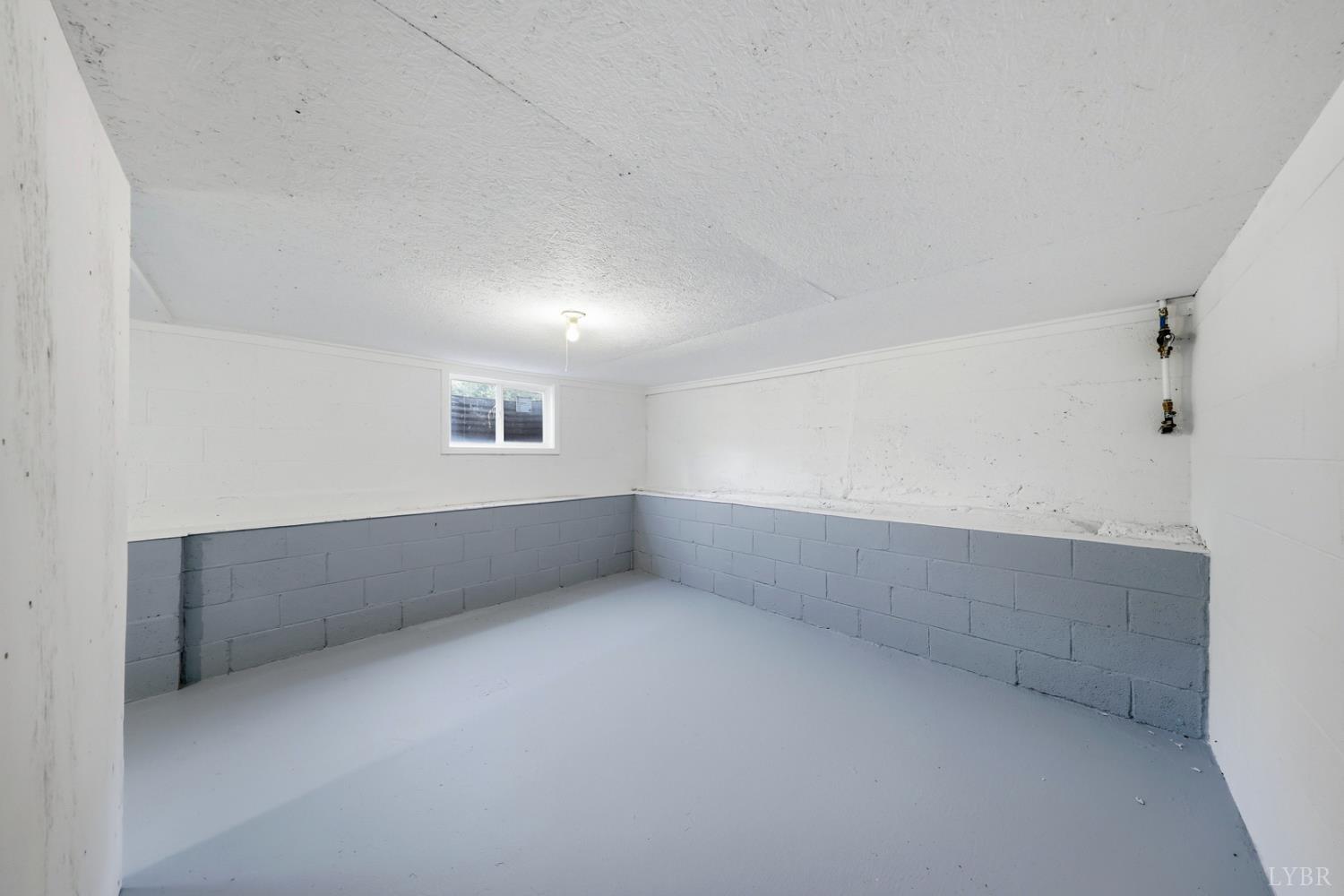 1410 Lynch Road Altavista, VA 24517 - Photo 21 of 34 a view of room