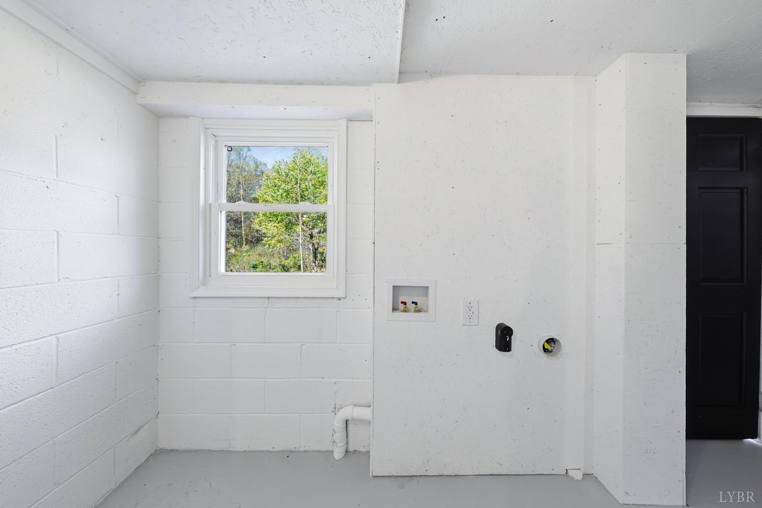 1410 Lynch Road Altavista, VA 24517 - Photo 23 of 34 a view of small space with closet