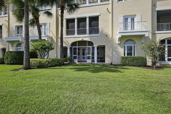 $3,000 | 5035 Harmony Circle, Unit 102, Vero Beach, FL 32967