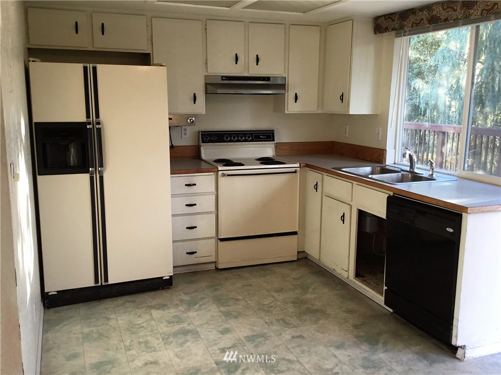 4118 Southeast 1st Place Renton, WA 98059 - Photo 3 of 15