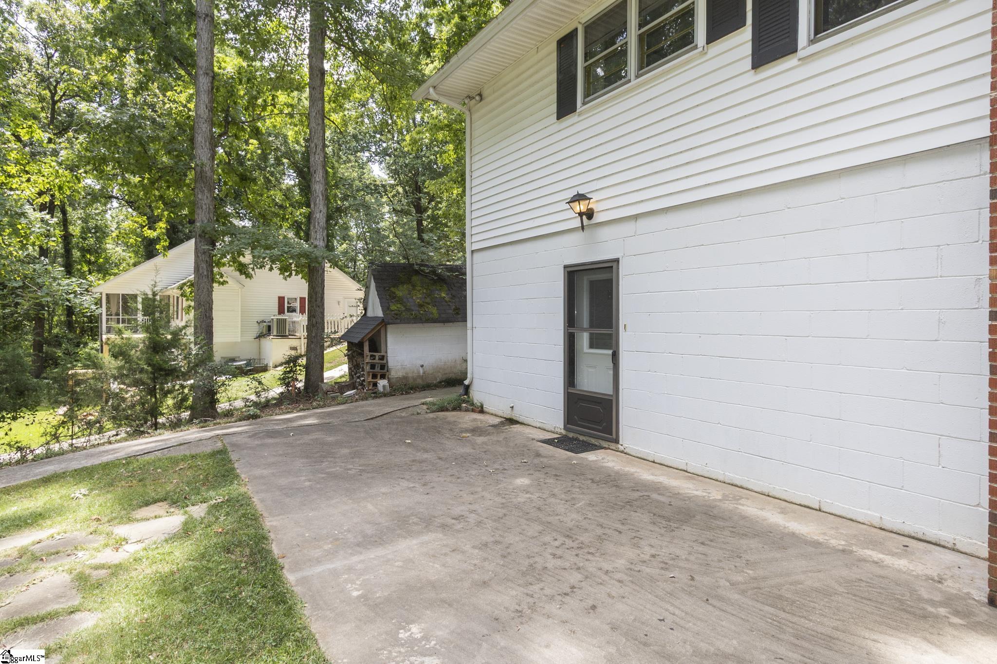 403 Forest Cove Road Anderson, SC 29626 - Photo 6 of 50