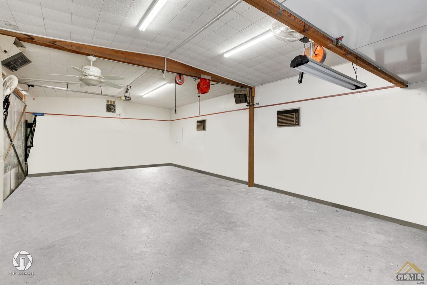 Undisclosed Address Bakersfield, CA 93308 - Photo 34 of 45 a view of a garage