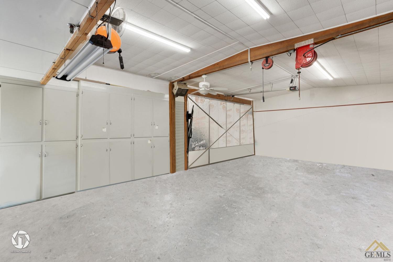 Undisclosed Address Bakersfield, CA 93308 - Photo 35 of 45 a view of garage