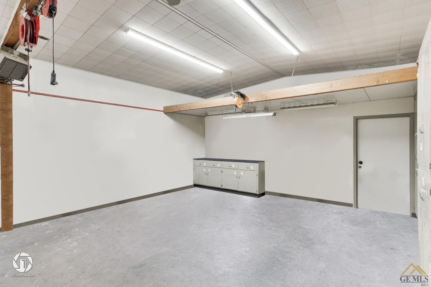 Undisclosed Address Bakersfield, CA 93308 - Photo 36 of 45 a view of an empty room