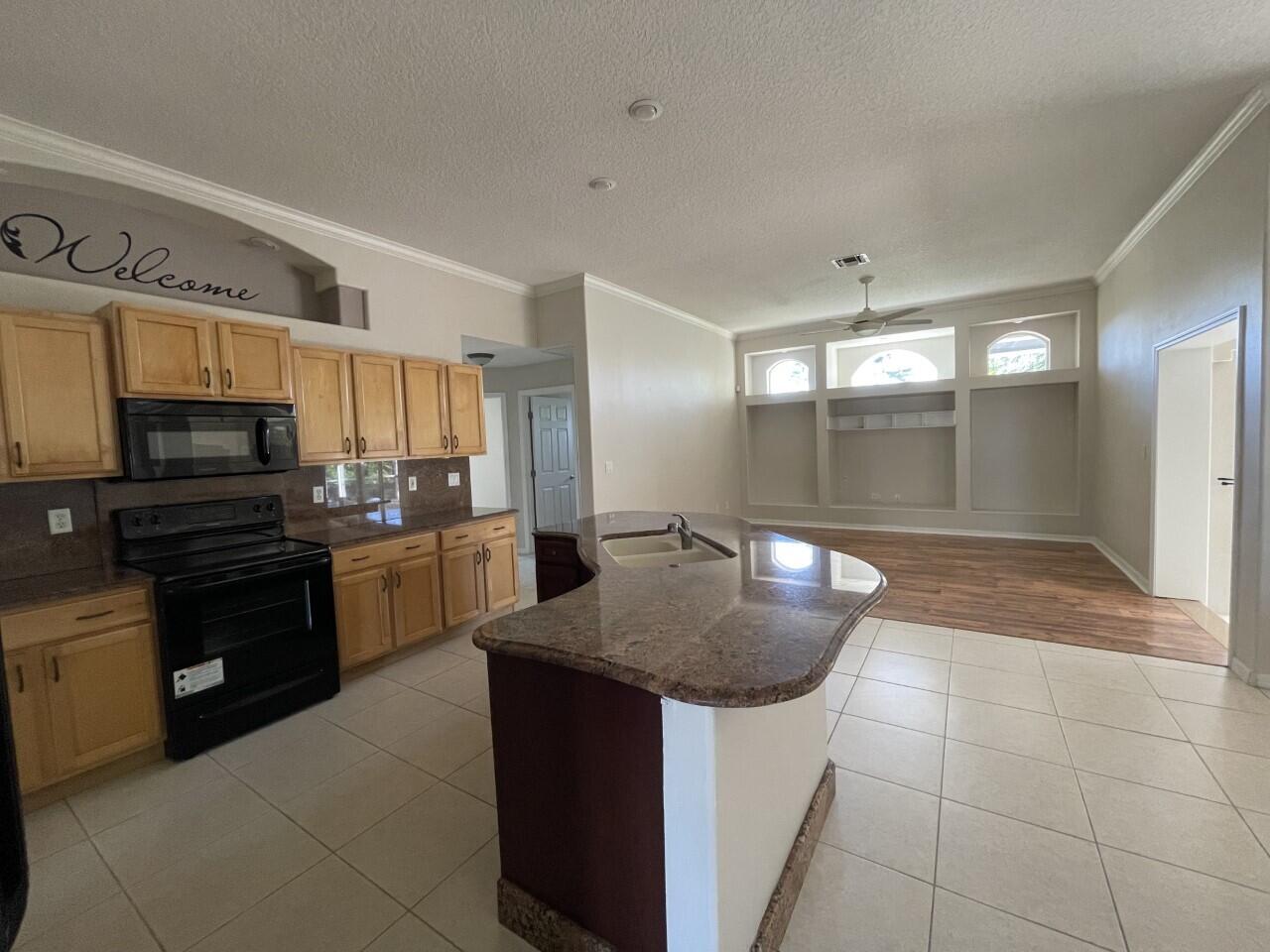 337 Southeast Fisk Road Port St. Lucie, FL 34984 - Photo 12 of 32 thumbnail_IMG_9635