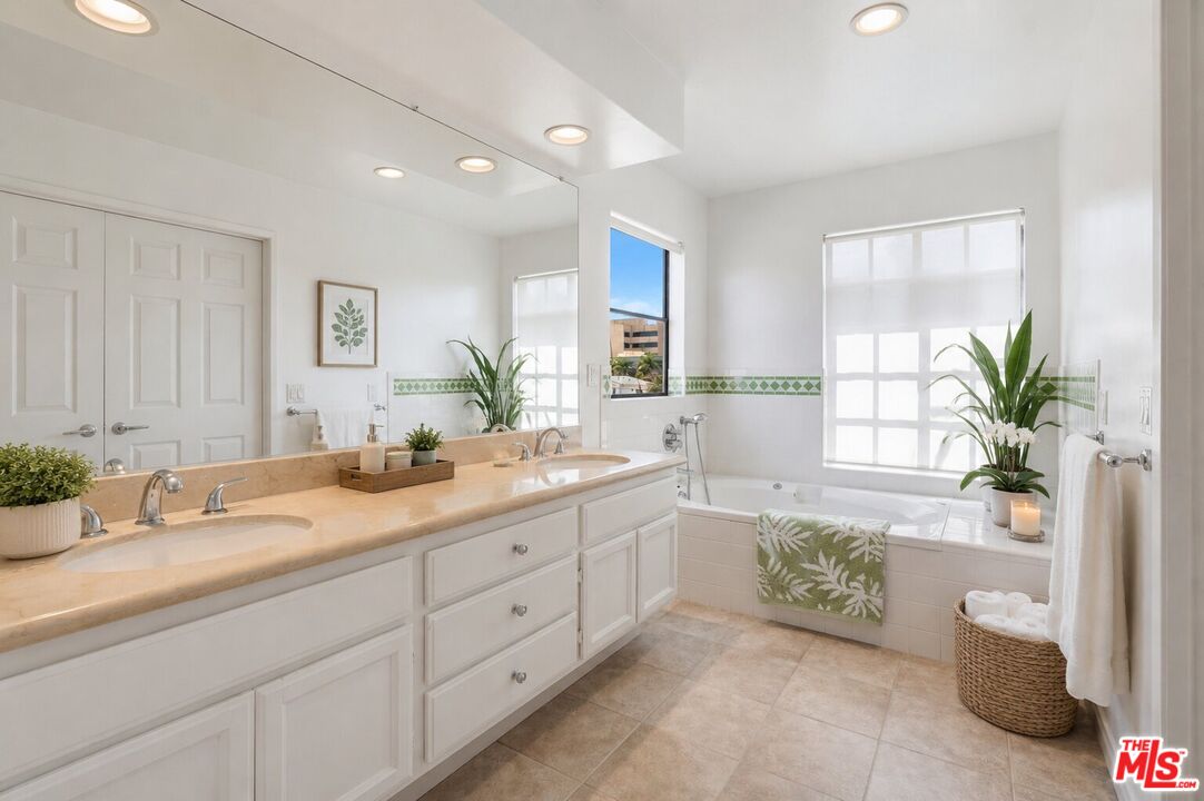 432 South Hamel Road, Unit 303 Los Angeles, CA 90048 - Photo 19 of 26