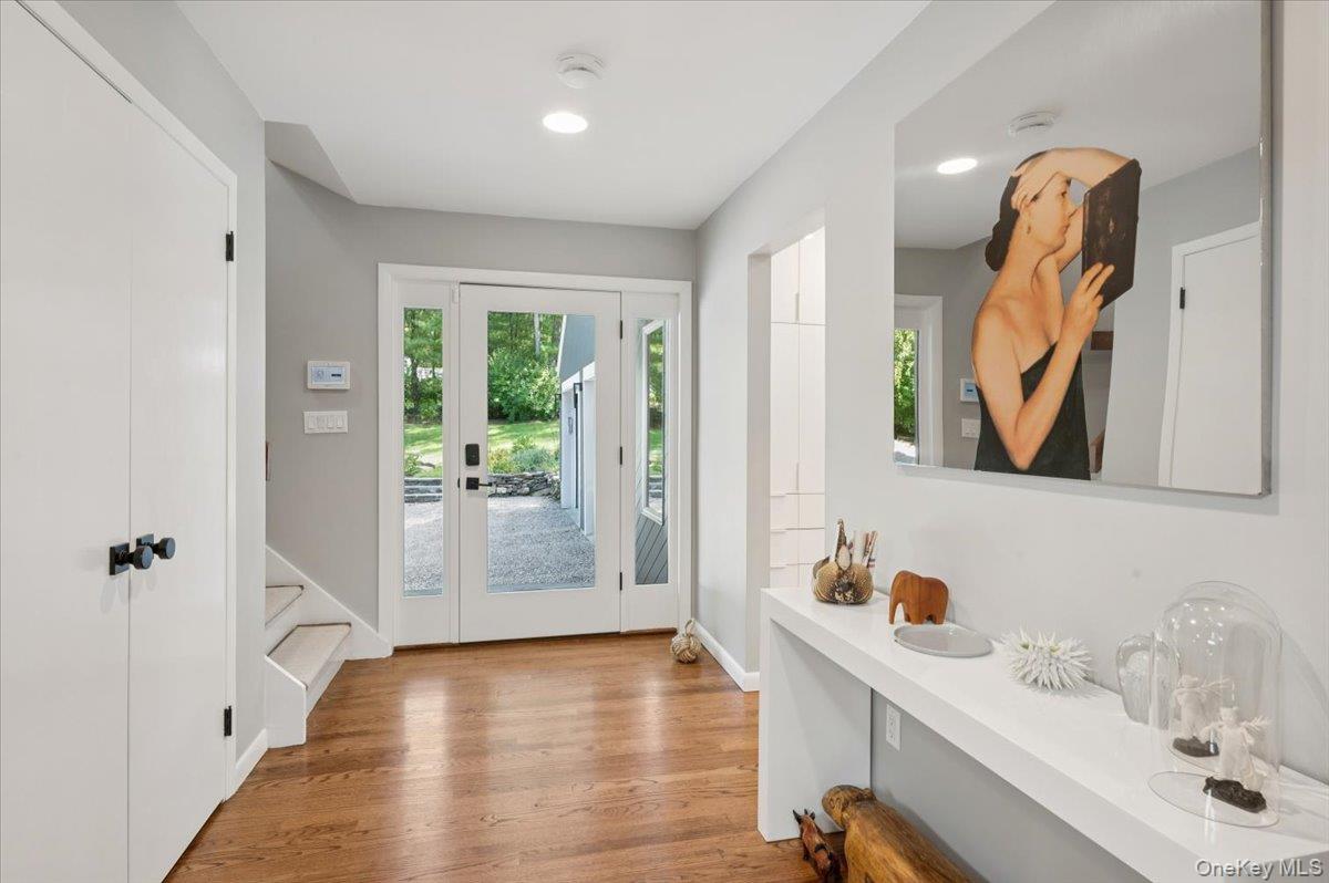 46 Ridgefield Avenue South Salem, NY 10590 - Photo 6 of 38 a bathroom with a sink and a mirror