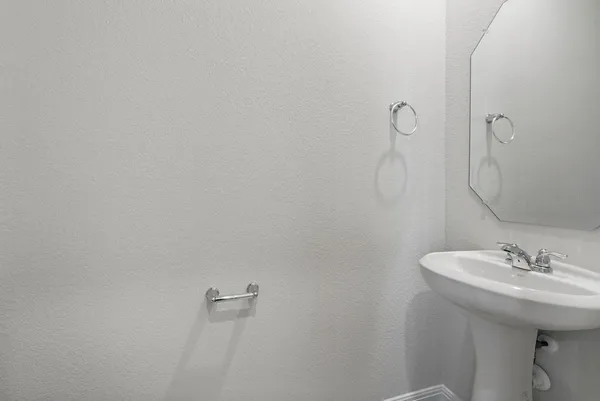 $2,100 | 104 Woodrow Lane, Liberty Hill, TX 78642