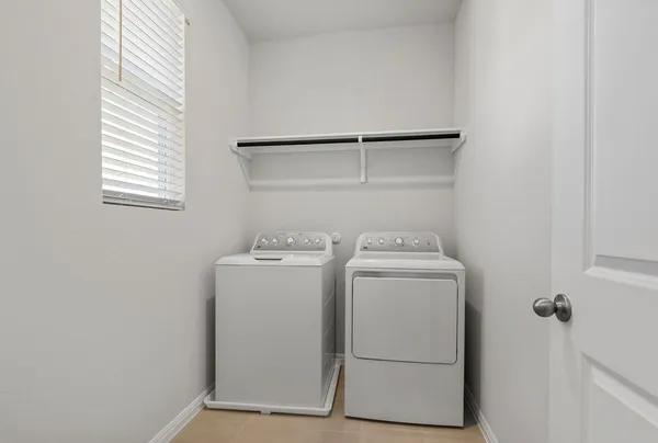 $2,100 | 104 Woodrow Lane, Liberty Hill, TX 78642