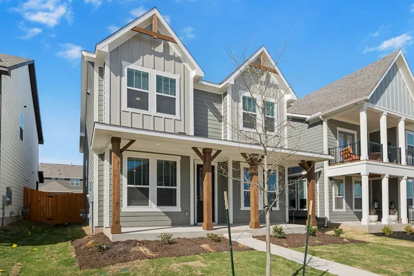 $2,100 | 104 Woodrow Lane, Liberty Hill, TX 78642