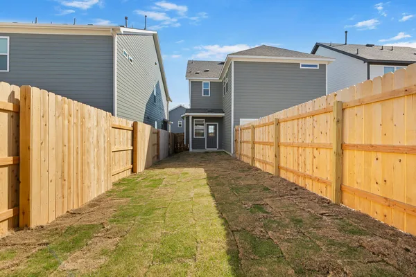 $2,100 | 104 Woodrow Lane, Liberty Hill, TX 78642