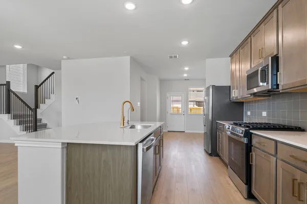 $2,100 | 104 Woodrow Lane, Liberty Hill, TX 78642