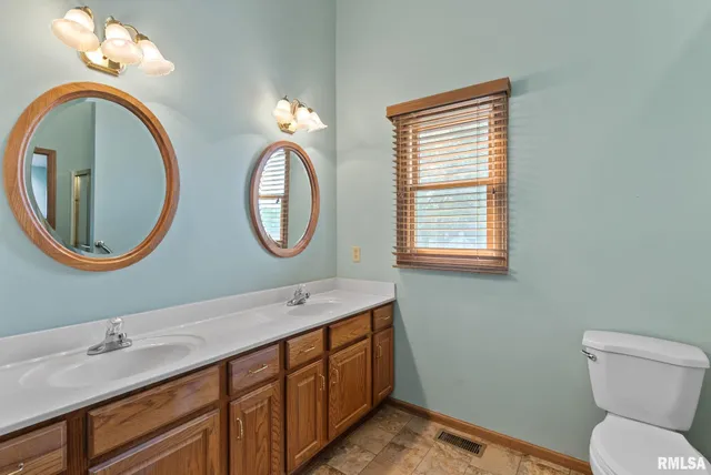 $315,000 | 802 Falcon Drive, Le Claire, IA 52753