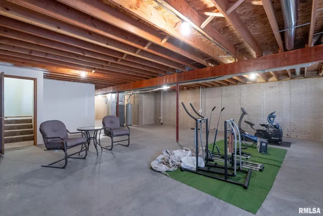 $315,000 | 802 Falcon Drive, Le Claire, IA 52753