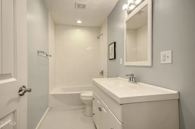 $439,900 | 22097 Strada Circle, Bristol, VA 24202