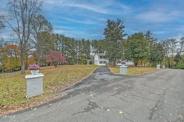 $439,900 | 22097 Strada Circle, Bristol, VA 24202