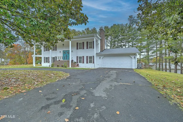 $439,900 | 22097 Strada Circle, Bristol, VA 24202