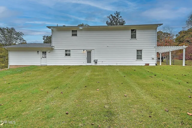 $439,900 | 22097 Strada Circle, Bristol, VA 24202