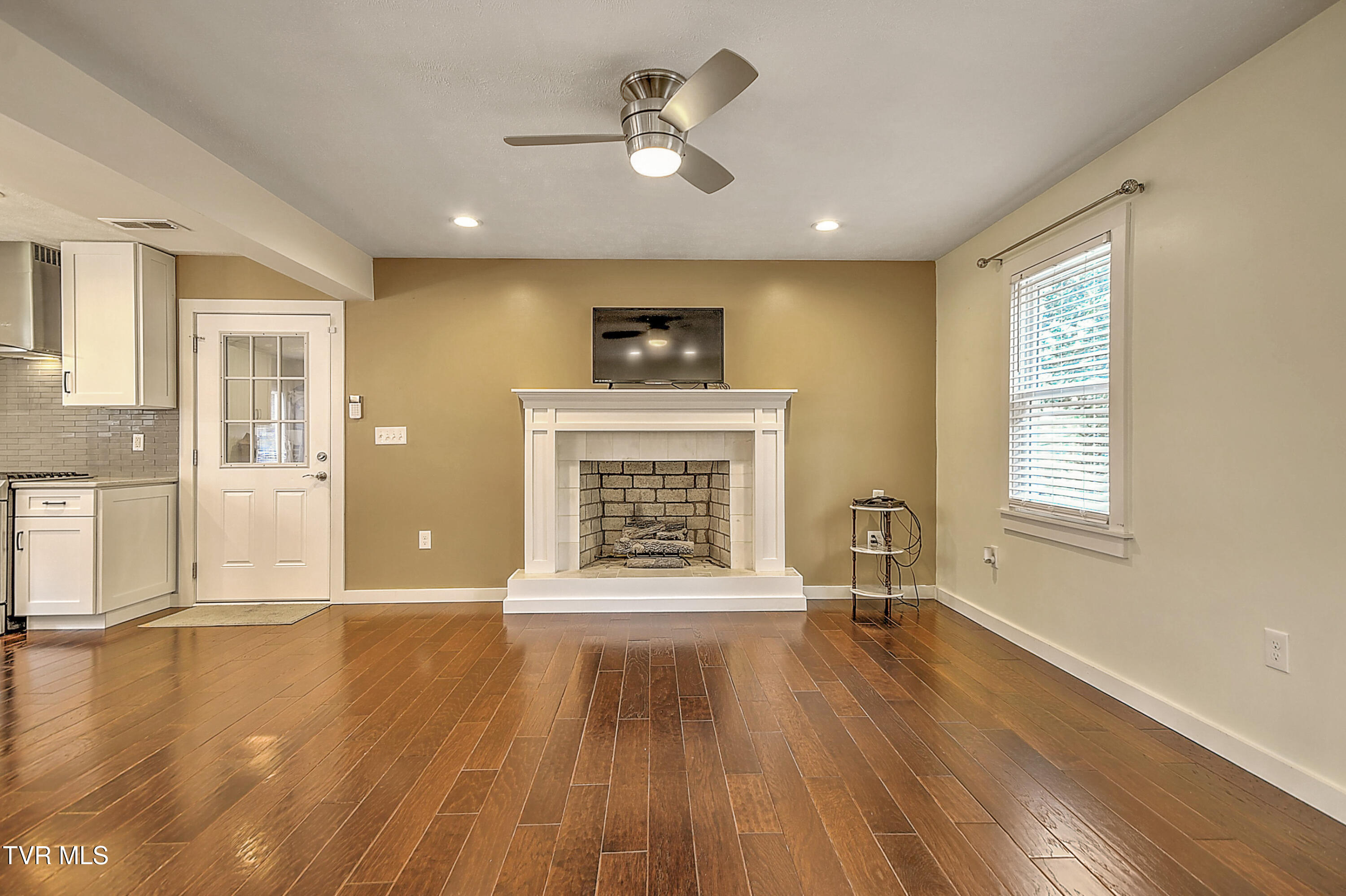 22097 Strada Circle Bristol, VA 24202 - Photo 7 of 64 Strada AB _-9