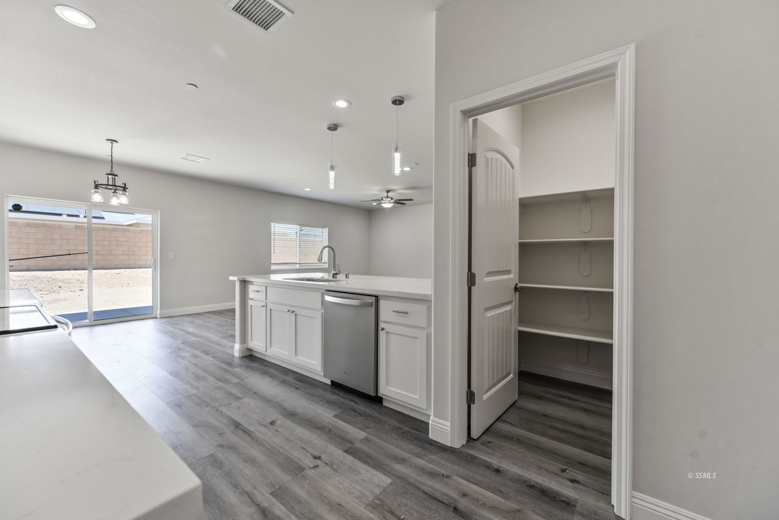401 Abigail Street Ridgecrest, CA 93555 - Photo 14 of 33