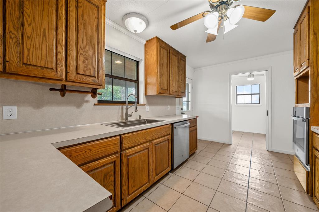 188 North Baese Road West, TX 76691 - Photo 9 of 40