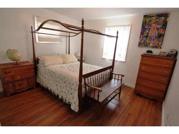 78 Springdale Road Manchester, NH 03103 - Photo 13 of 24 Gallery Image 13
