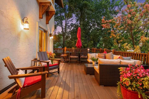 $1,595,000 | 126 Courtland Street, Excelsior, MN 55331