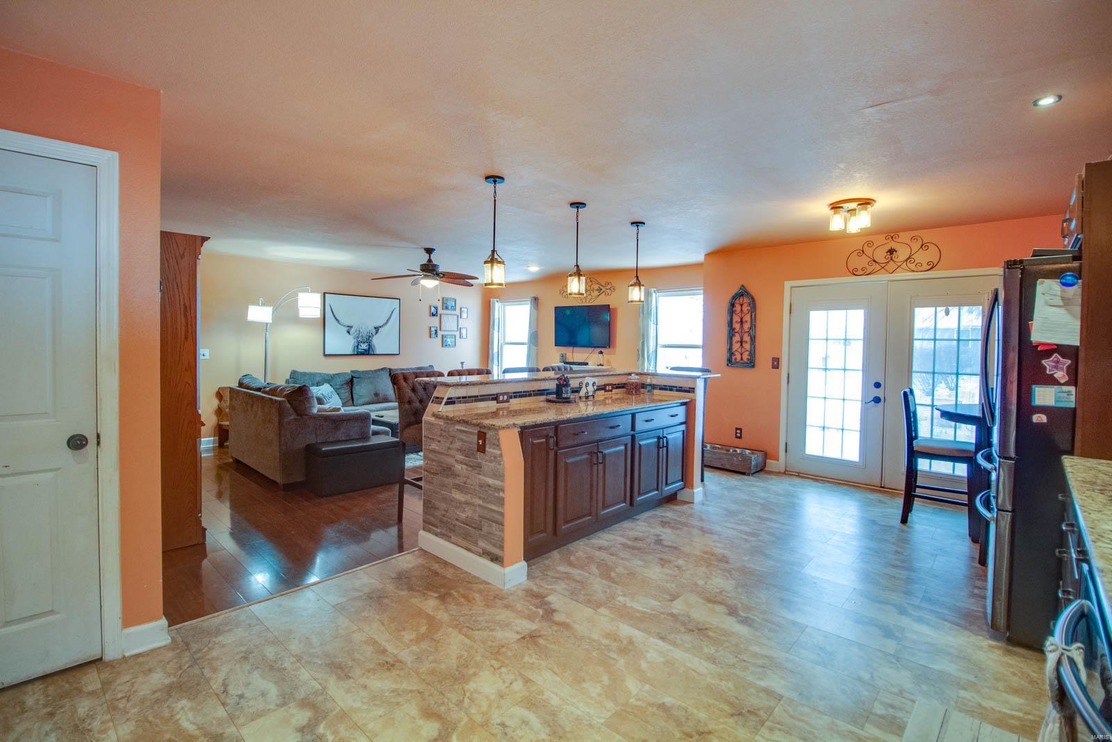 747 Riviera Circle Edwardsville, IL 62025 - Photo 13 of 38 Gallery Image 13