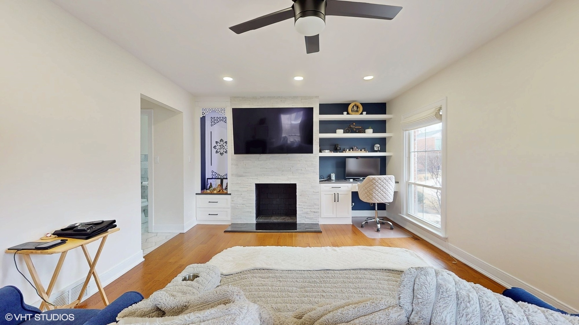 498 Old Surrey Road Hinsdale, IL 60521 - Photo 4 of 30