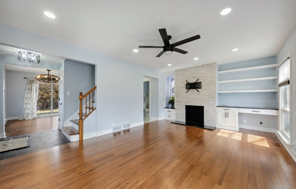 498 Old Surrey Road Hinsdale, IL 60521 - Photo 5 of 30