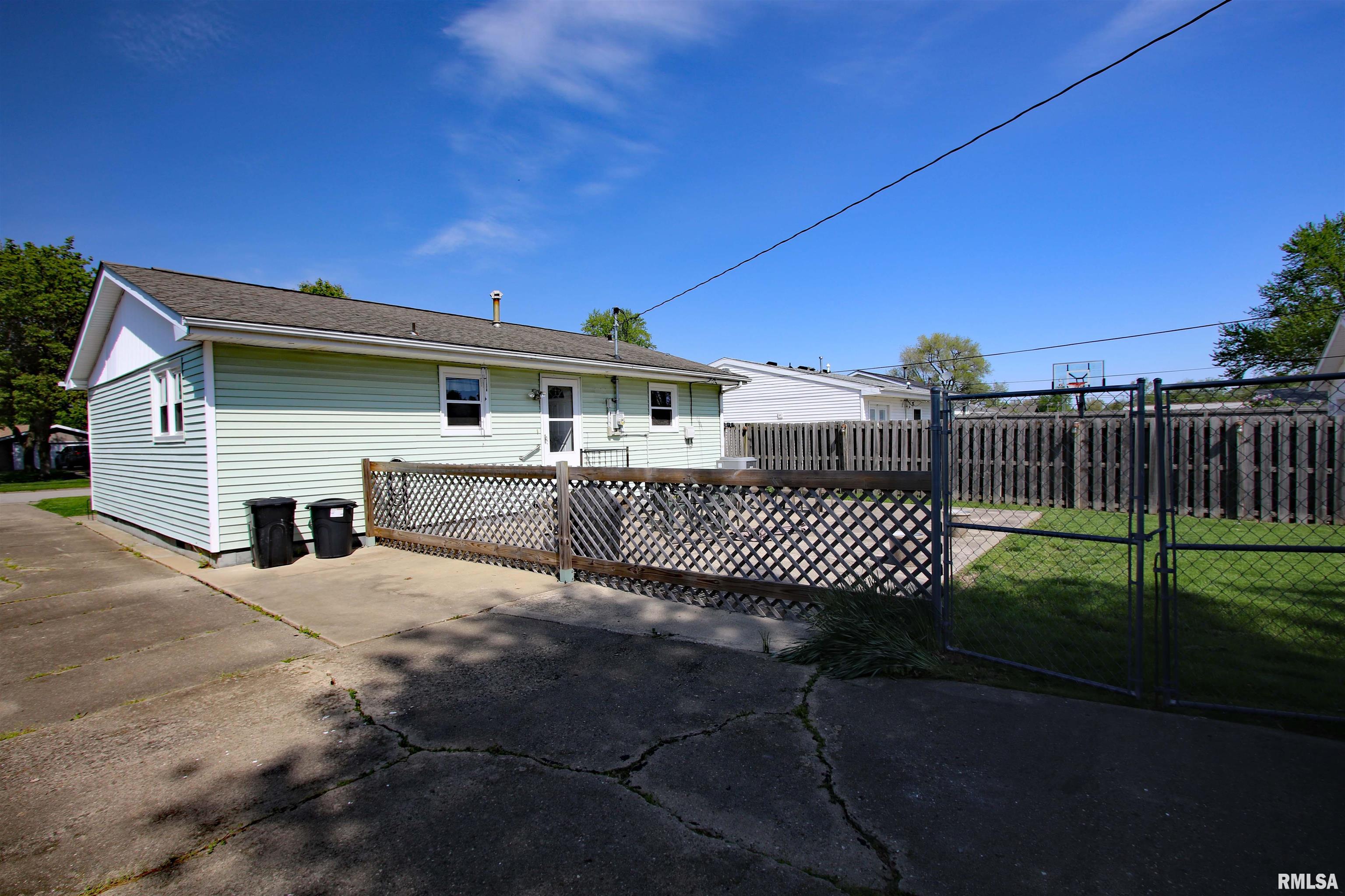 40 Melody Lane Springfield, IL 62702 - Photo 8 of 42