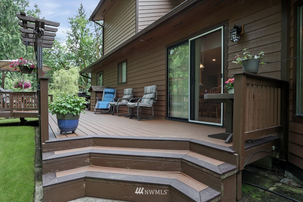 25308 Brooks Road East Orting, WA 98360 - Photo 14 of 40 a view of outdoor space and patio