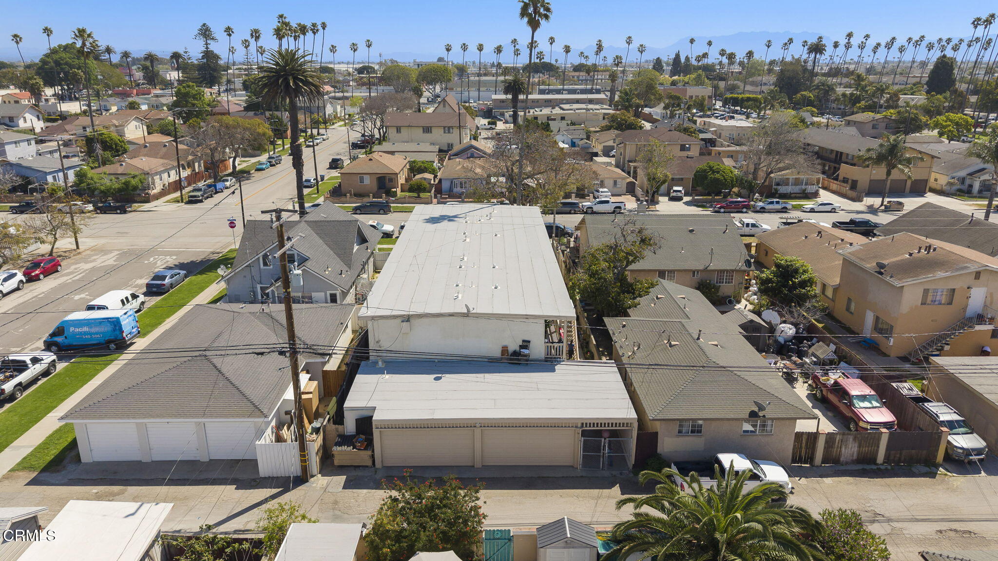 611 South E Street Oxnard, CA 93030 - Photo 14 of 19 14-web-or-mls-UpmarketMedia-611SE-58