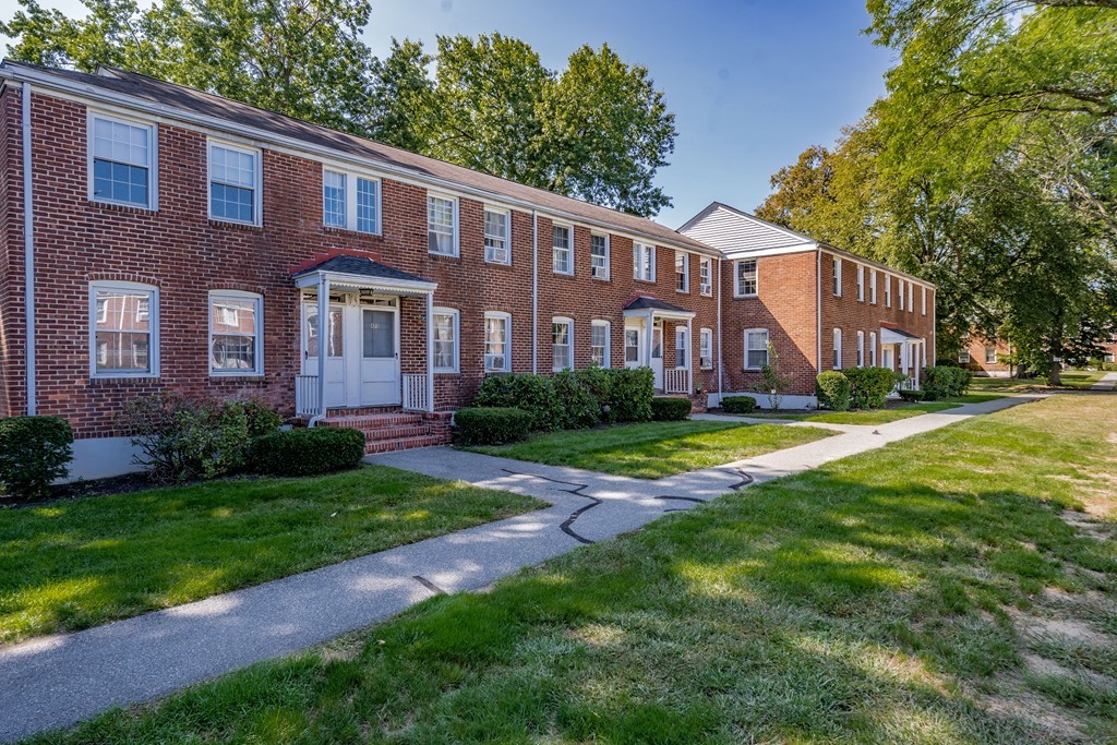 481 Cold Spring Avenue, Unit 3 West Springfield, MA 01089 - Photo 1 of 19 Gallery Image 1