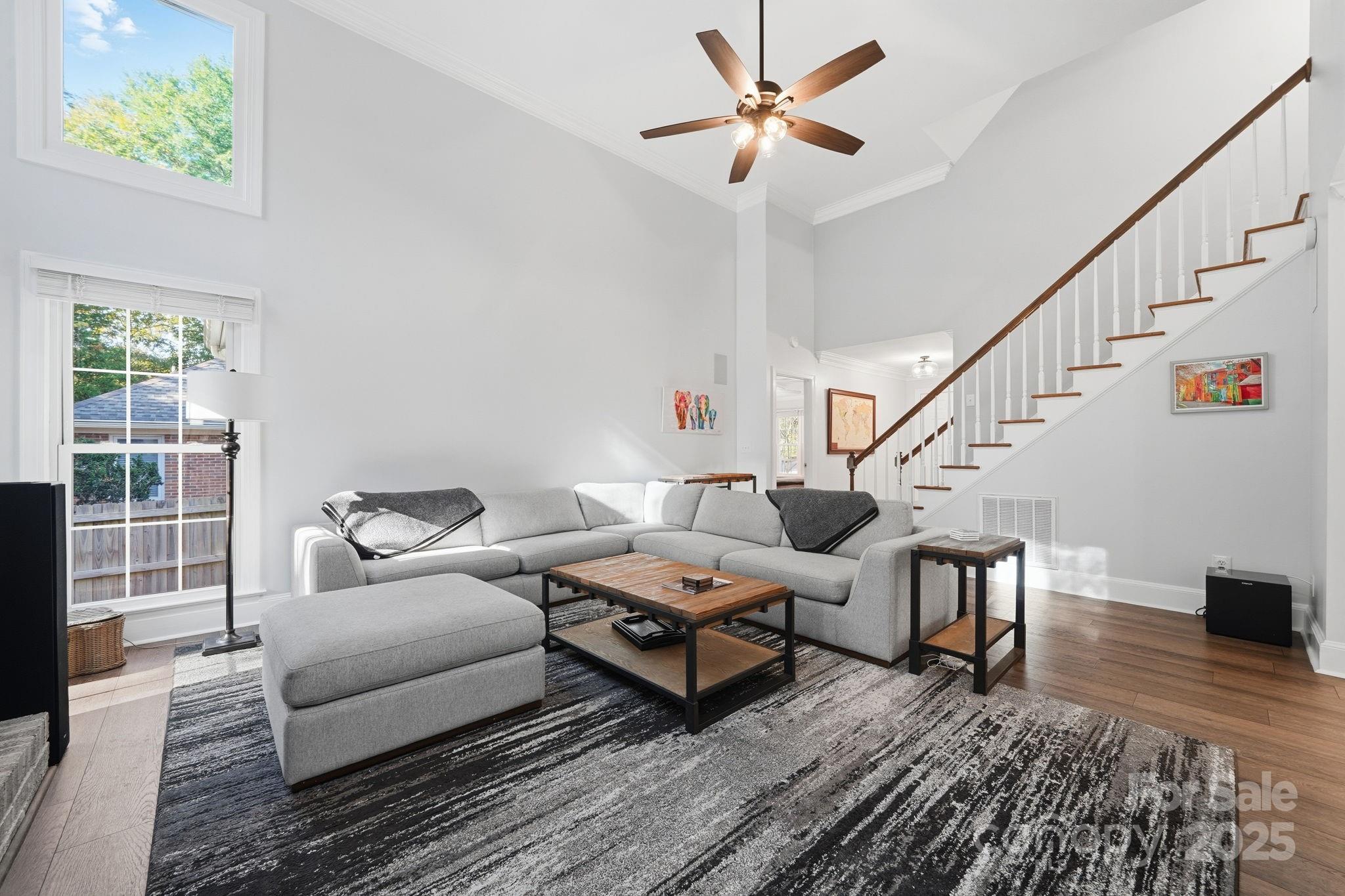 6600 Shaftesbury Road Charlotte, NC 28270 - Photo 10 of 42 a living room with furniture