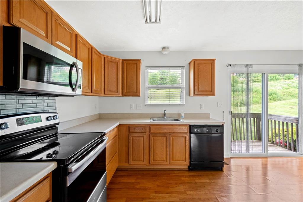144 Lockheed Drive Coraopolis, PA 15108 - Photo 7 of 23 Gallery Image 7