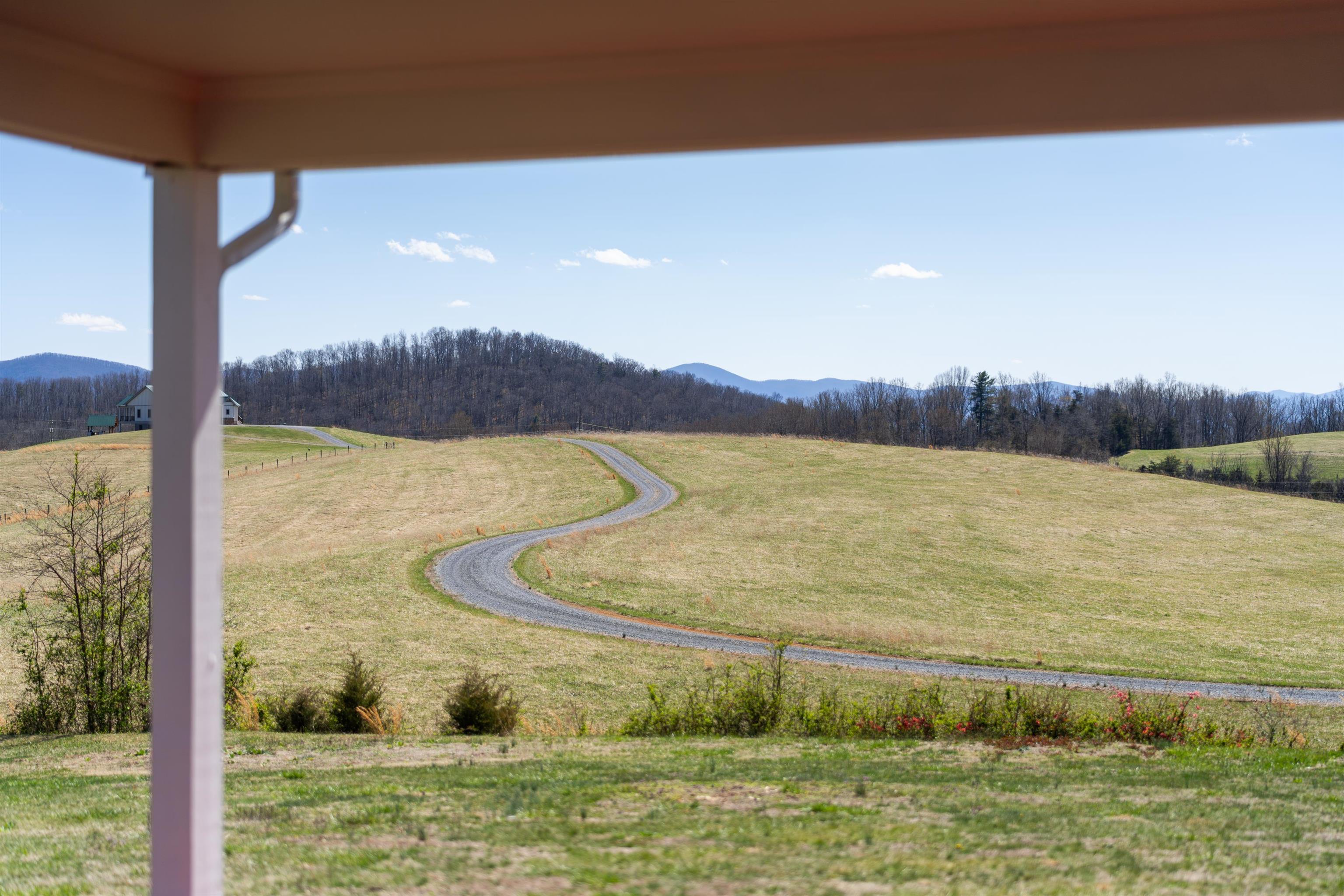 899 Timber Ridge Road Fairfield, VA 24435 - Photo 17 of 65 Beautiful Front View