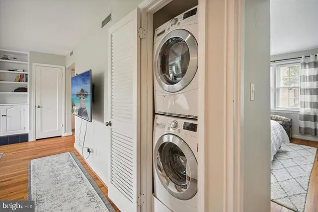 $1,900 | 2202 Washington Avenue, Unit 302, Silver Spring, MD 20910