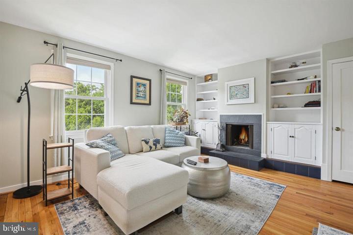 2202 Washington Avenue, Unit 302 Silver Spring, MD 20910 - Photo 6 of 25