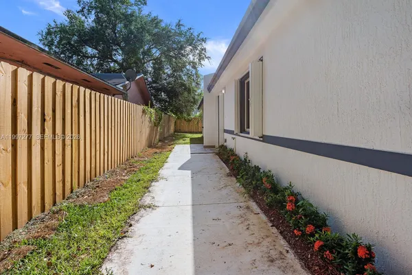 $2,600 | 7940 Northwest 12th Court, Unit B, Miami, FL 33147